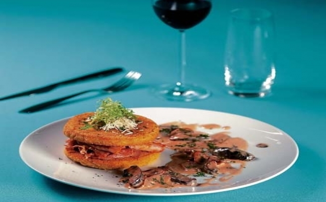 Napoleón de quinua y polenta